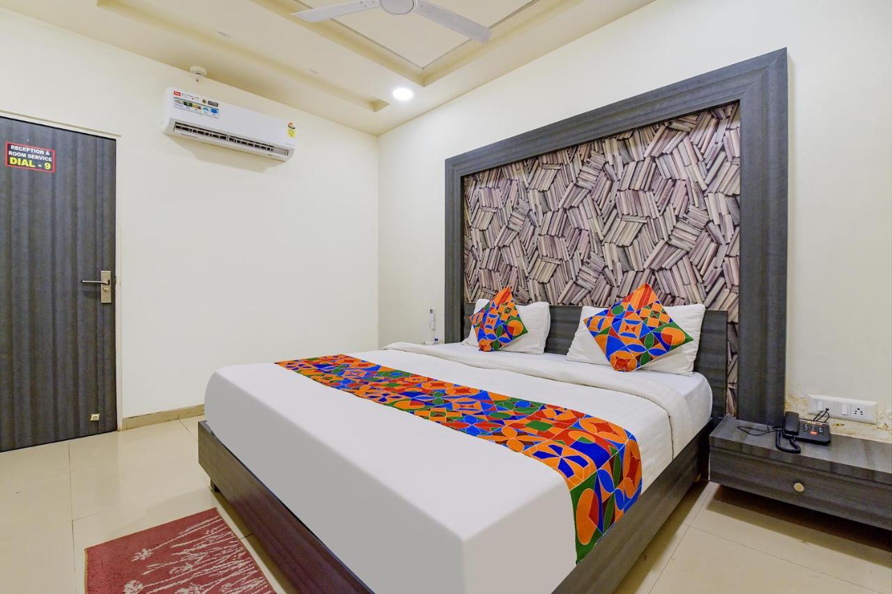Fabexpress Pearl Villa Ахмедабад Экстерьер фото